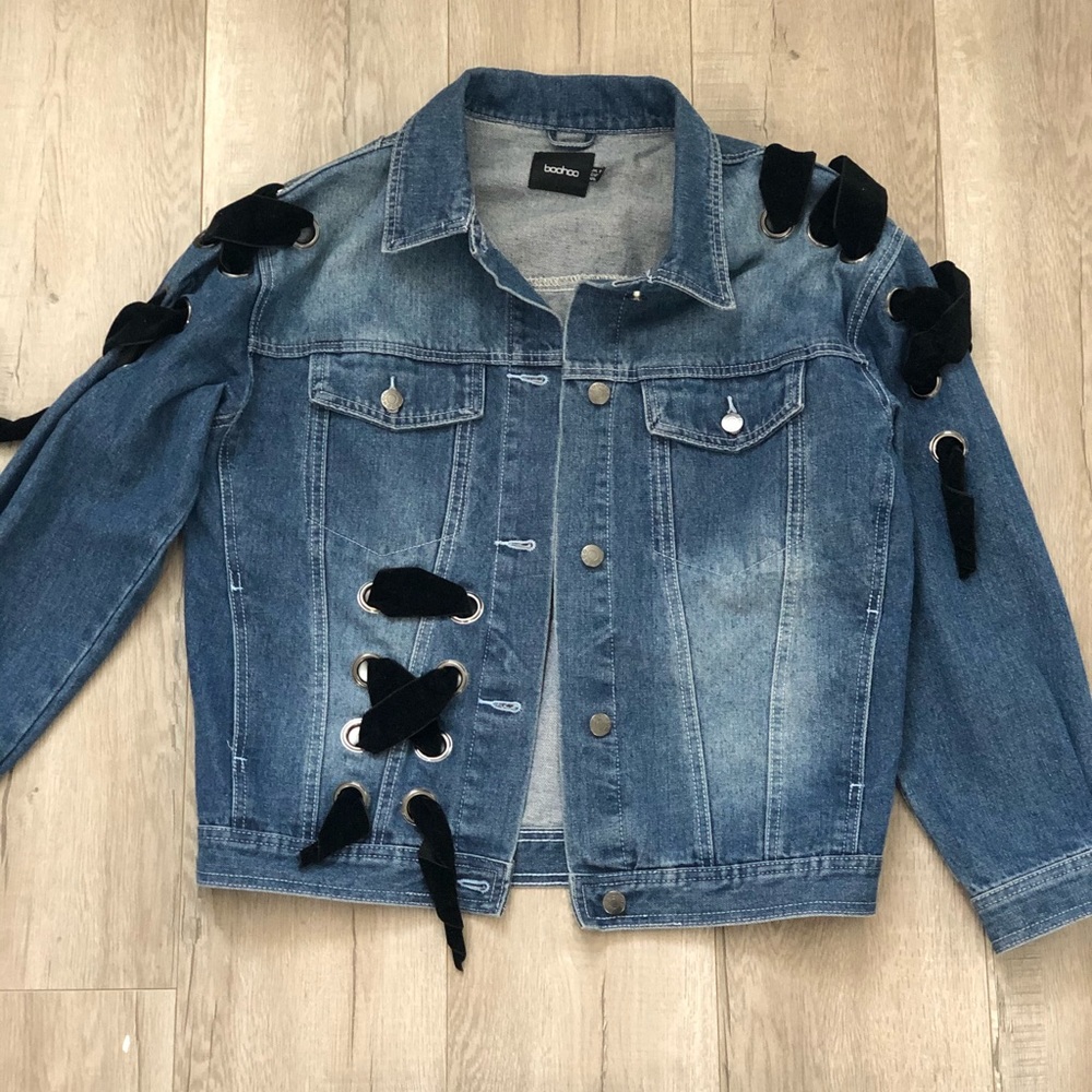 Denim jacket with Velvet accents